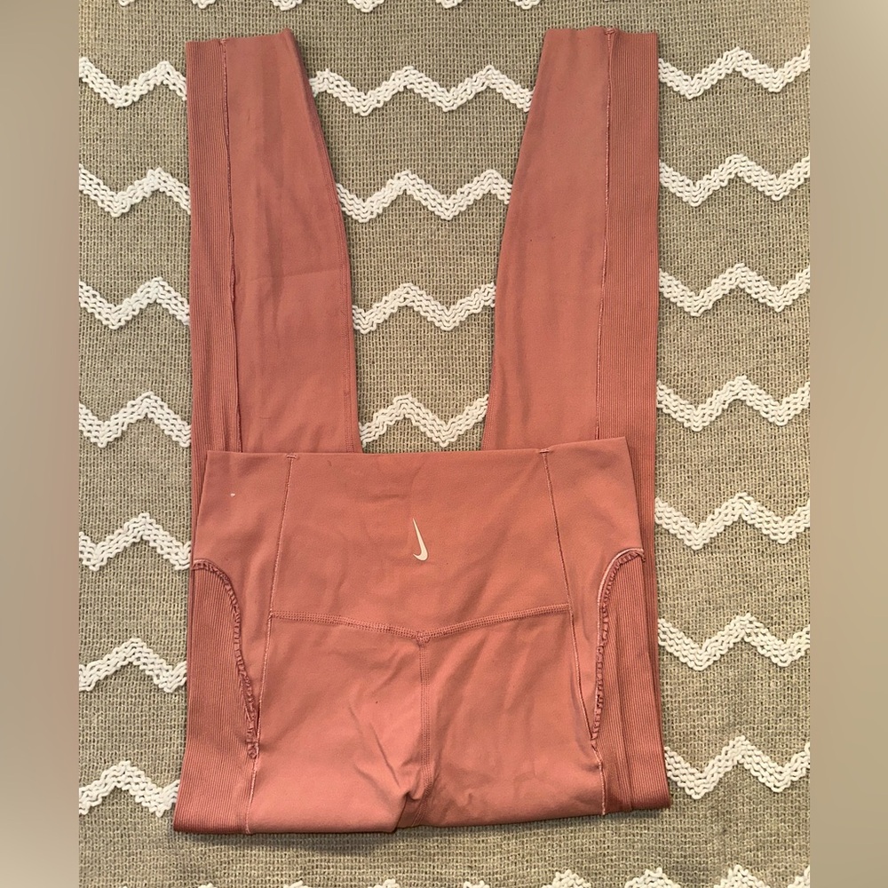 Nike Dri fit Women's Rose Leggings